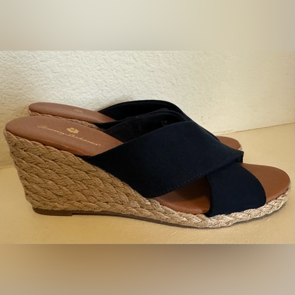 Navy Blue Tommy Bahama wedge sandal size 7.5